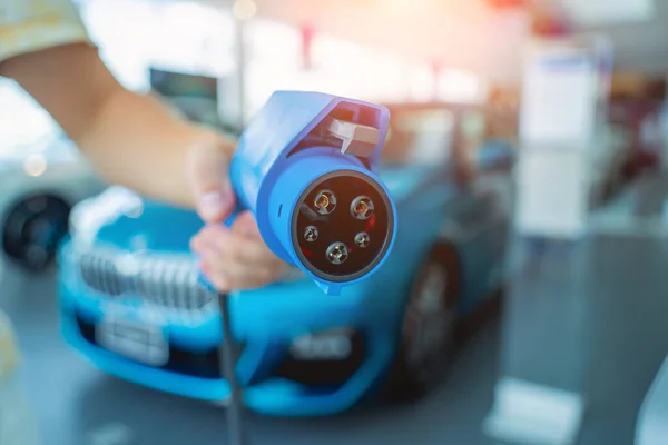 Man Charge His Electric Car City Charging Station — Stock Fotó