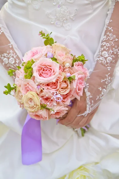 Beautiful wedding bouquet. — Stock Photo, Image