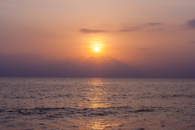 Muhteşem gün batımı formu Tayland beach