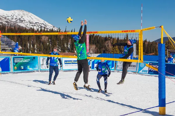 Sheregesh, Russian Federation - April 02, 2021: Russian volleyball championship in the snow. — Stock Photo, Image
