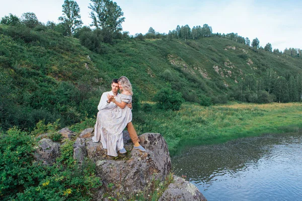 Beautiful Romantic Inloved Couple Sitting Rocks River Copy Space — Stock Photo, Image