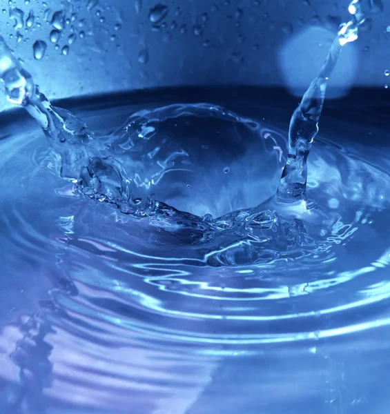 Vattenfall och stänk — Stockfoto