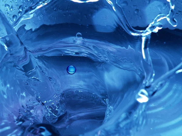 Gota de água e respingo — Fotografia de Stock
