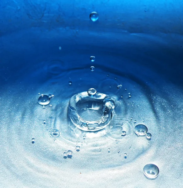 Gota de agua y salpicadura —  Fotos de Stock