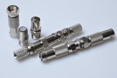 koaksiyel bağlayıcılar kümesi