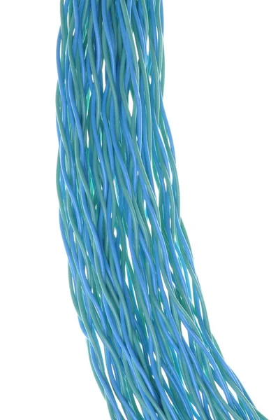 Des bouquets colorés de câbles bleus, un réseau mondial — Photo