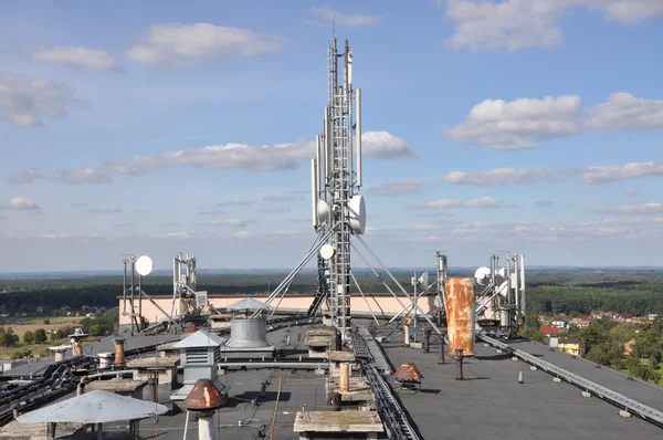 Cellular communication system on the roof — Stock Photo, Image