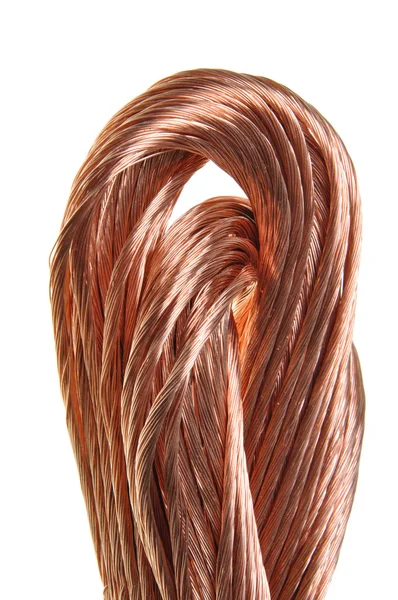Fio de cobre redemoinho isolado sobre fundo branco — Fotografia de Stock