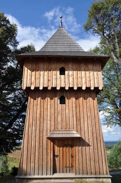 Dřevěná zvonice, církevní architektura umění — Stock fotografie