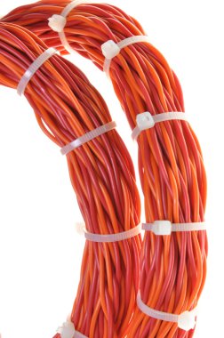 kablo demetleri bağlı