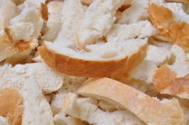 kurutulmuş ekmek parçaları