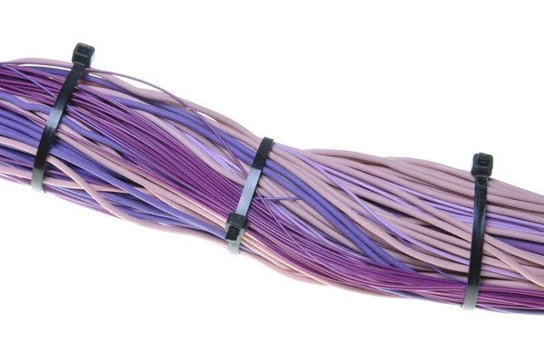 Bundels van kabels met kabelbandjes — Stockfoto