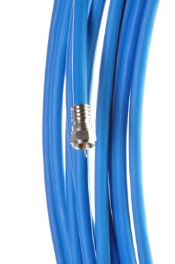 Koaksiyel kablolar konnektörler ile