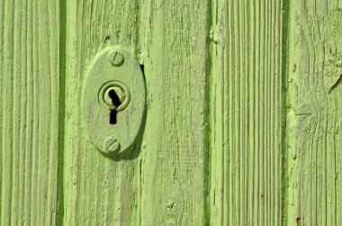 Kilitli ahşap kapı