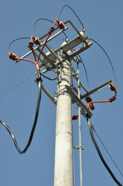 Electric pole med transformator — Stockfoto