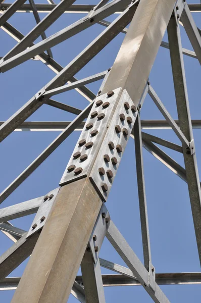 Stahlkonstruktion des Turms — Stockfoto