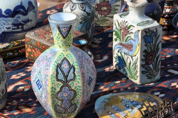 Flea market with porcelain — Stock Photo, Image