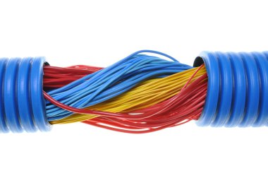 kabloları ile mavi oluklu boru