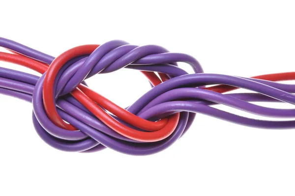 Fios coloridos elétricos com nó — Fotografia de Stock