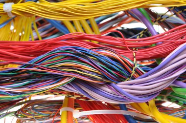 renkli kablolar