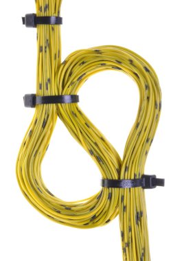 terminal bloğu ile tesisat elektrik kabloları