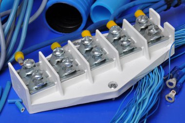 ekipman ve aksesuarlar, Elektrik Tesisatı