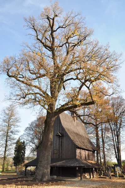 Iglesia de madera en el otoño Lipnica — Foto de Stock