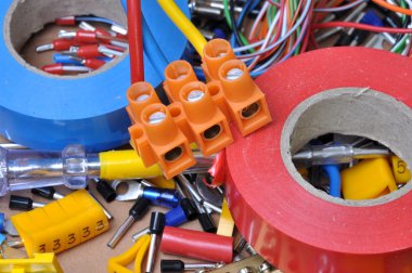 Elektrikli bileşen seti