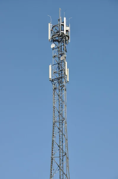 Torre de telecomunicaciones —  Fotos de Stock