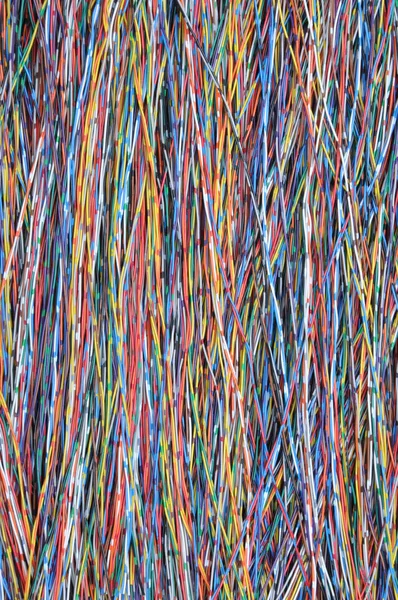 Cables de colores en las redes globales —  Fotos de Stock