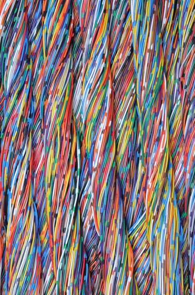 Cables de colores en las redes globales —  Fotos de Stock