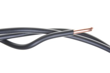 siyah elektrik kablosu