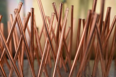 Bulanık Arkaplan ile Bakır Çubuk Yakın plan