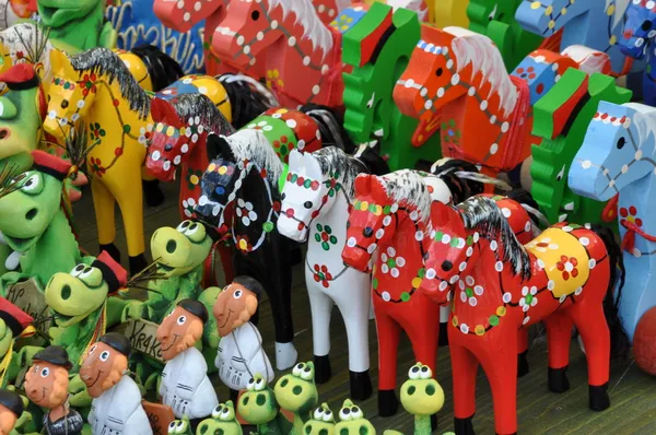 Handmade brinquedos de madeira cavalos — Fotografia de Stock