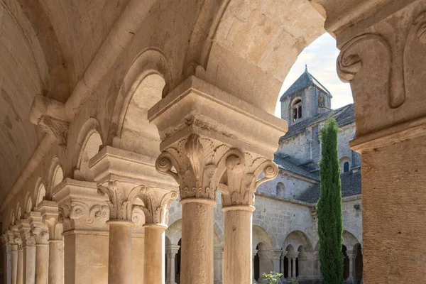 Claustro Abbaye Notre Dame Senanque Francia —  Fotos de Stock