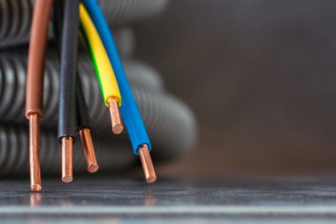 Oluklu Kanal Borusu Kapalı Elektrik Kablosu