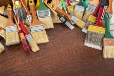 Tahta Masada Boya Fırçaları