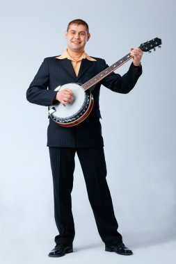 Banjo 'da Adam Oynuyor.
