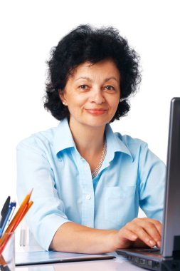 yaşlı kadın ile laptop - 2.