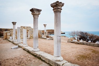 Antik sütun satır.
