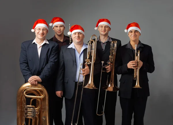 Jeunes musiciens avec un instrument à vent — Photo