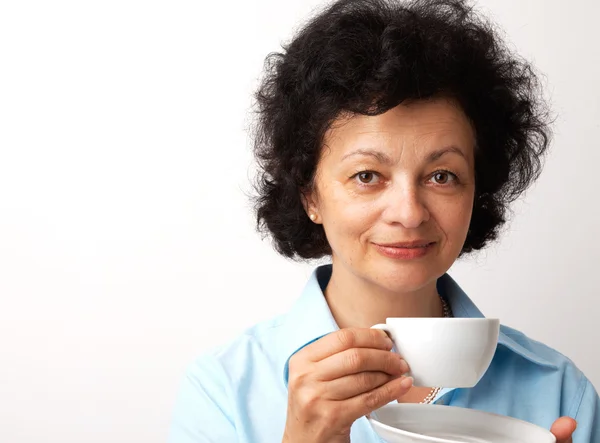 Primo piano di una donna con coppa . — Foto Stock