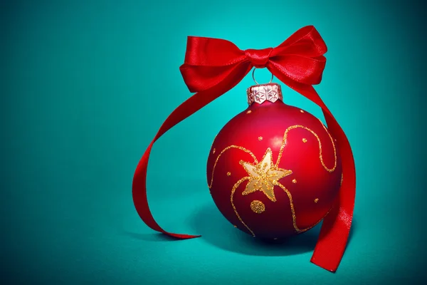 Bola de Natal vermelho — Fotografia de Stock