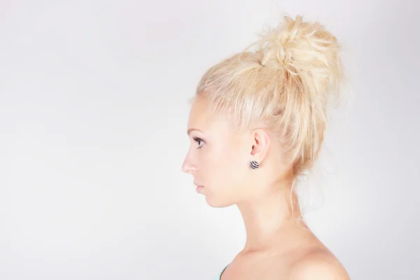 Güzel bir kadının portresi.