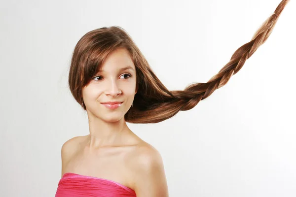 uzun örgü ile genç ve güzel kız