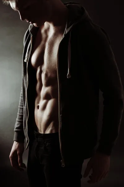 ceket uygun bir adam silüeti