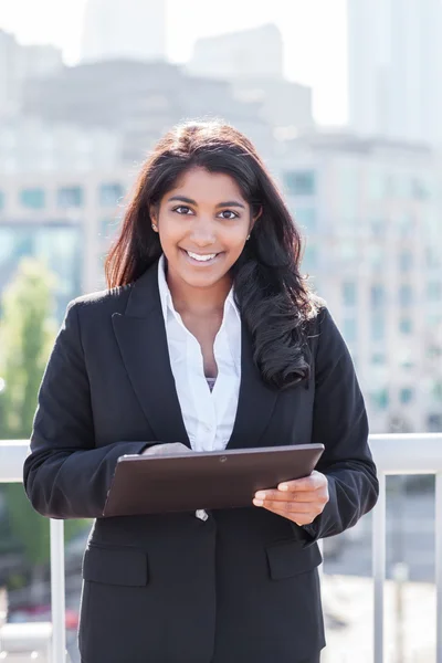 Indian businesswoman with tahlet PC — Stock Photo, Image