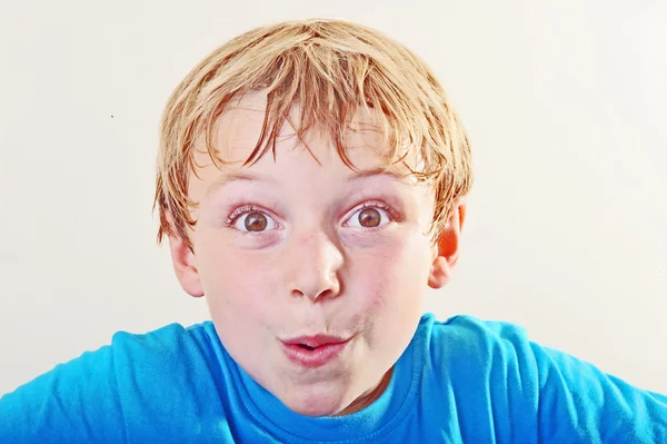 Porträtt av ung pojke — Stockfoto