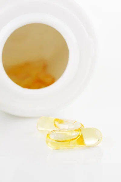 Omega 3 visolie capsules — Stockfoto