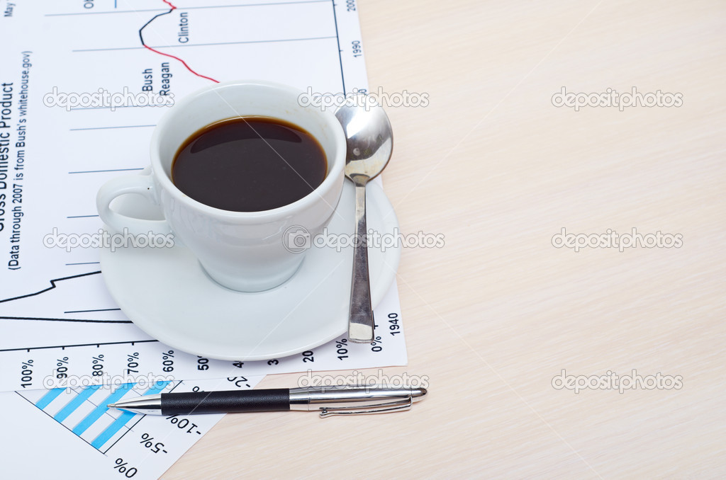 Rechnungswesen Tasse Kaffee Auf Dokument Tabelle Und Diagramm